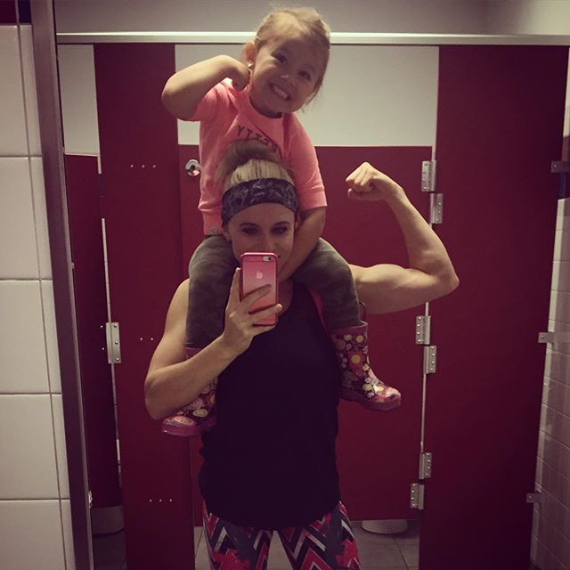 Фітнес-мама bottlesandbarbells