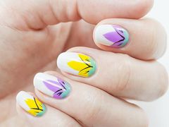 Тренди весни: квітковий манікюр