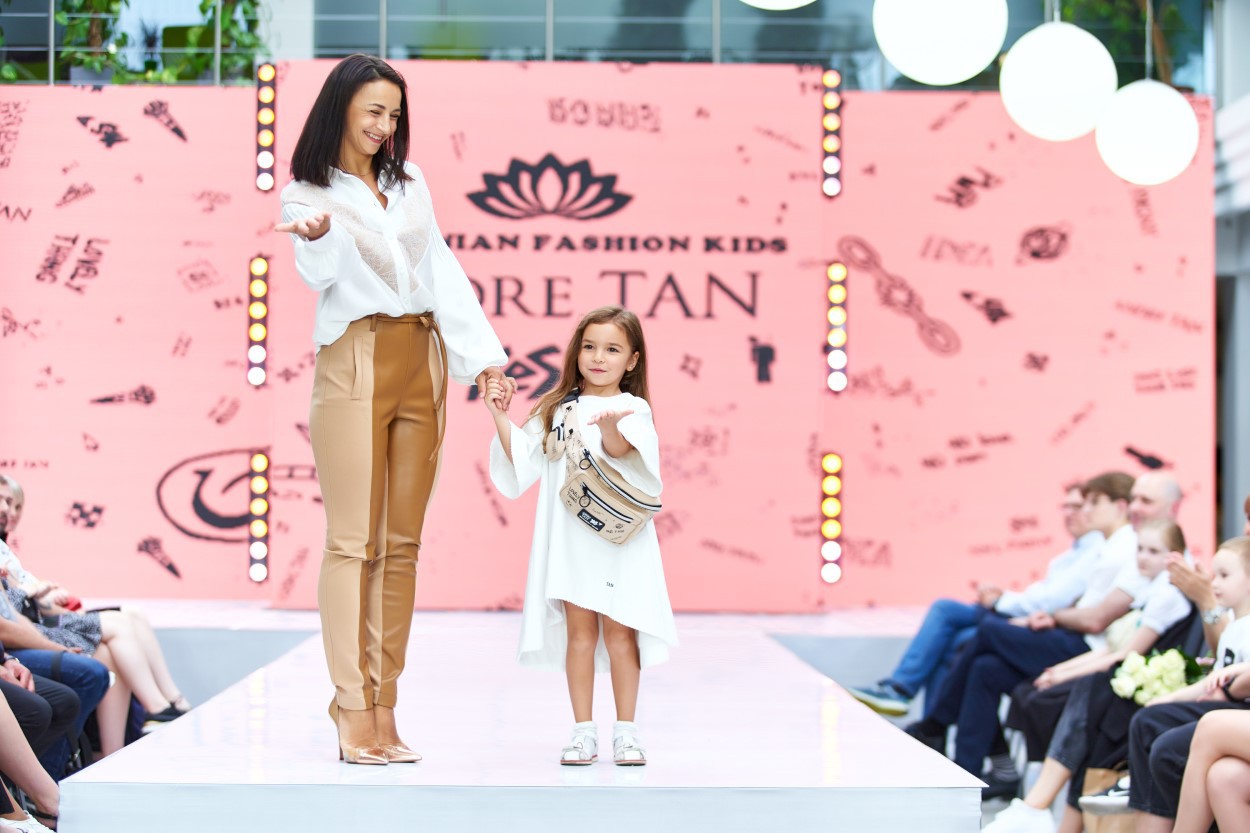 Показ коллекции YES by Andre TAN