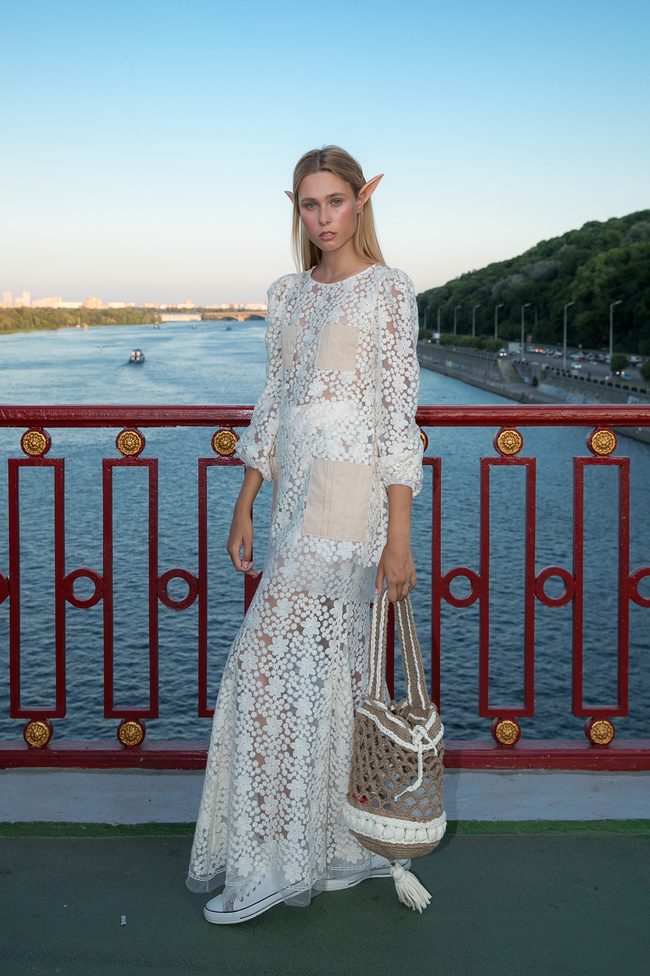 Fashion Show SEREBROVA SS20 на Пешеходном мосту через Днепр: фотоотчёт