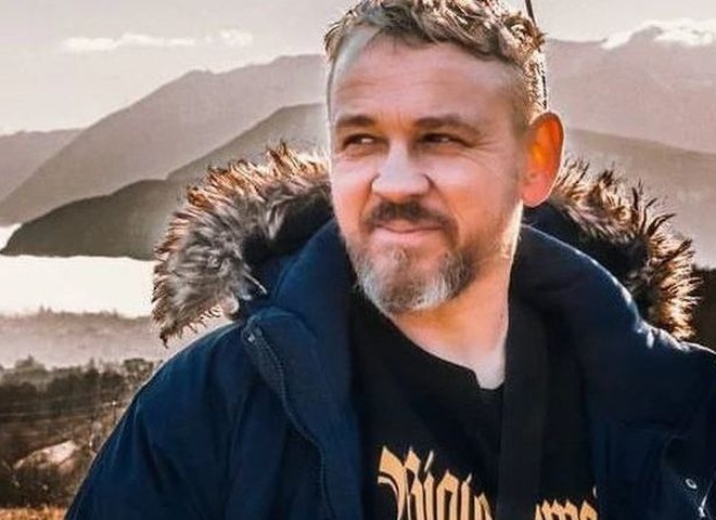 Фоззі видає книжку про залежність, яку викликає шоу-бізнес