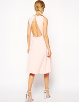 Наряды с открытой спиной