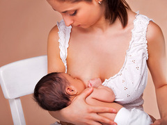 Годування на вимогу: користь чи шкода