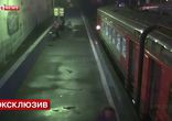 Женщина проехала остановку зажатая дверьми электрички