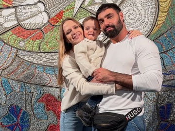 Дружина Козловського привітала його з 41-річчям та показала сімейне фото