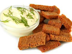 Як зробити сухарики в домашніх умовах на манер покупних