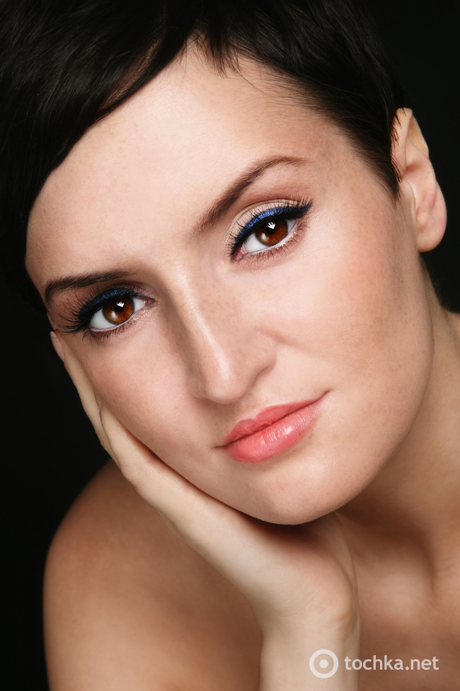 Дневной макияж для брюнеток