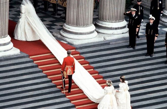 39 лет со дня свадьбы принца Чарльза и принцессы Дианы