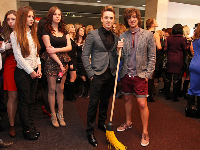 Дантес подмел красную дорожку