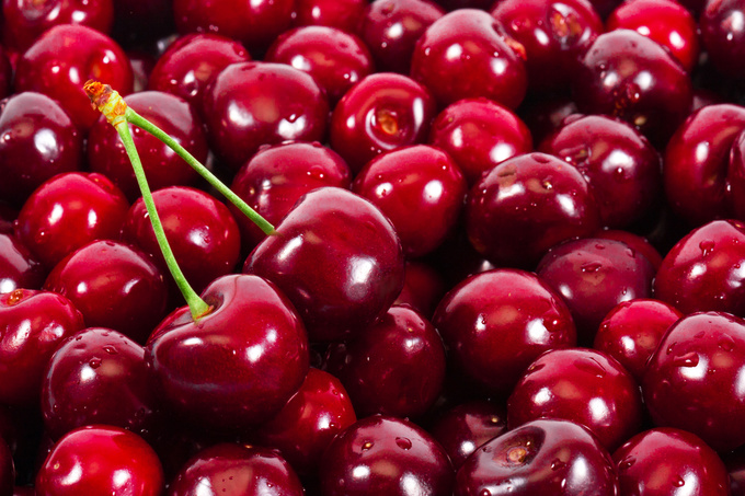 Літні фрукти: калорійність і користь
