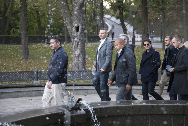 Виталий Кличко устроил Тому Крузу экскурсию по Киеву