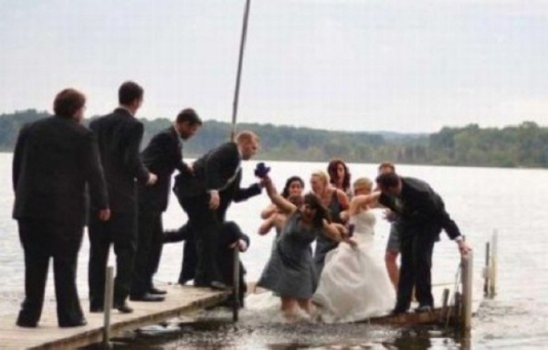 ТОП 17 "лучших" фото со свадеб