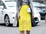 Как носить платье осенью: street-style примеры