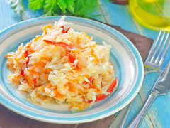 Салат з капусти на зиму: рецепт вітамінної закуски