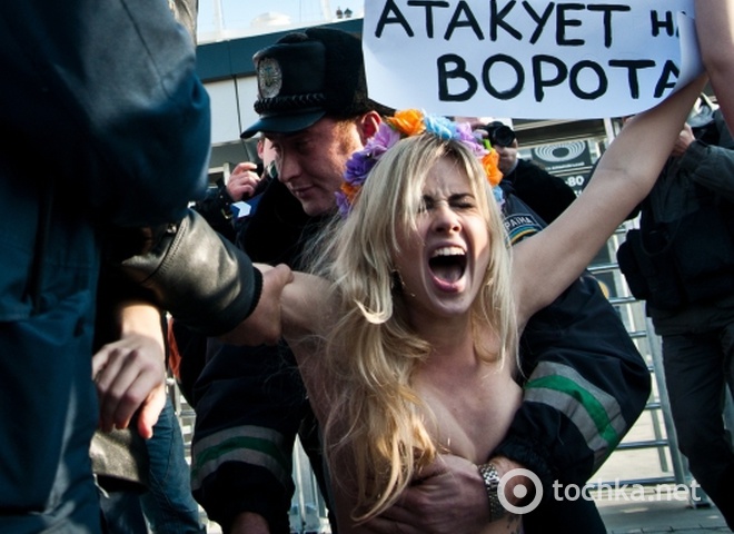 FEMEN проти Євро-2012