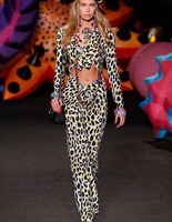 Круїзна колекція Moschino 2017