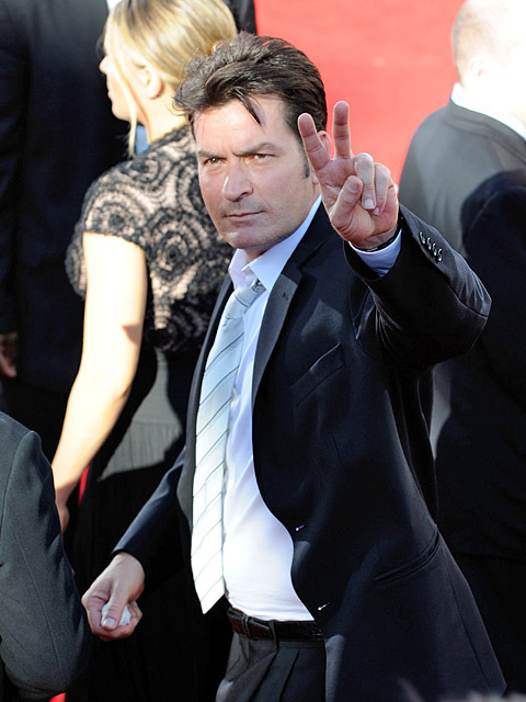 Чарлі Шин пред'явив позов на $ 100 млн