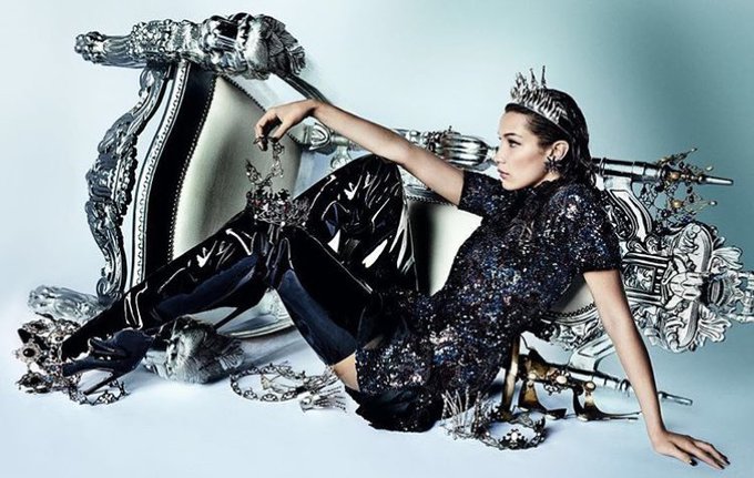Белла Хадид в фотосессии для Vogue China