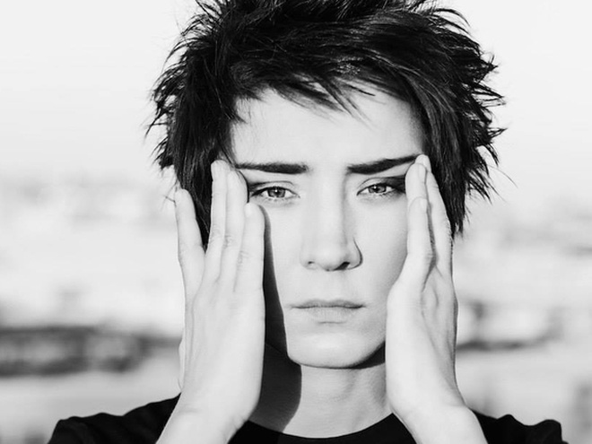 Земфиру обвинили в неадекватном поведении