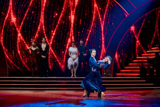 Танці з зірками