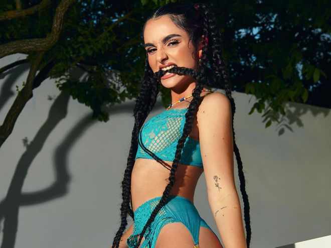 Аня Тринчер