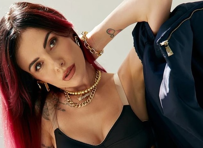 MamaRika показала, який вигляд має після збільшення губ