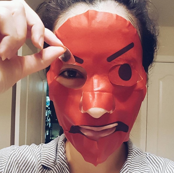эмодзи маска для лица