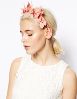 Венок в волосах Венок в волосах