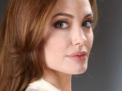 Анджелина Джоли