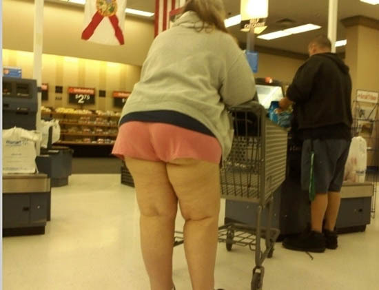 Девушки-пушинки в шортиках