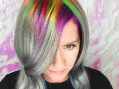 Мода інтернету: яскраве фарбування коренів