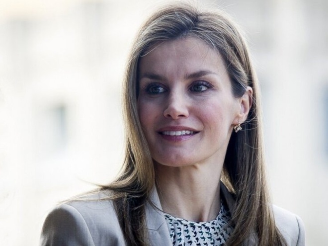 Королева Летиція нагадує, який колір у 2023 році є наймоднішим та найефектнішим