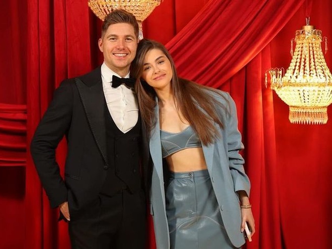 Третя дружина Остапчука розсекретила, як його батьки відреагували на весілля