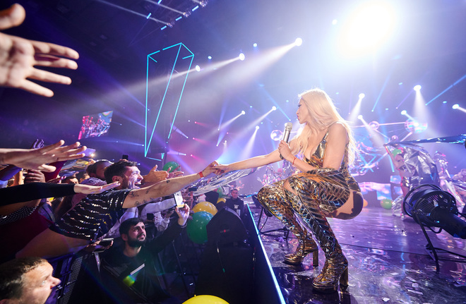 Оля Полякова и ее шоу "Королева ночи"