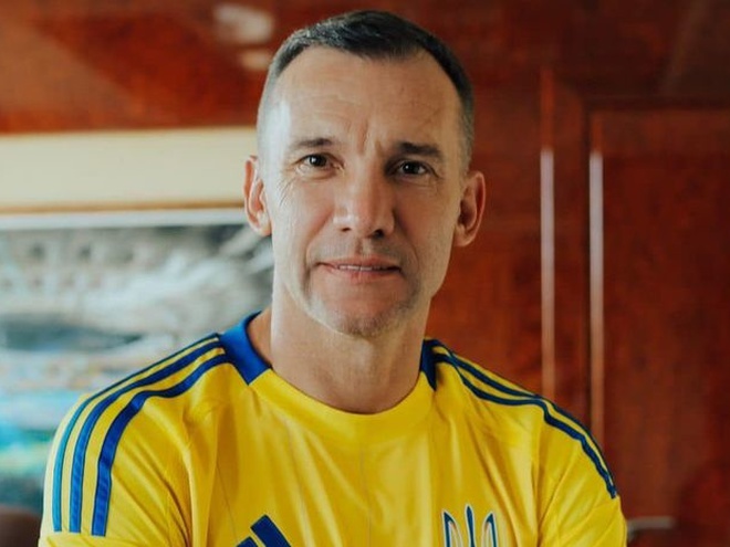 Колишній продюсер Винника висловився про його концерт у Чехії