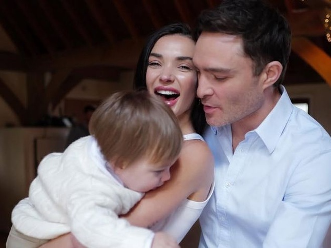 Зірка «Пліткарки» Ед Вествік відсвяткував перший день народження сина