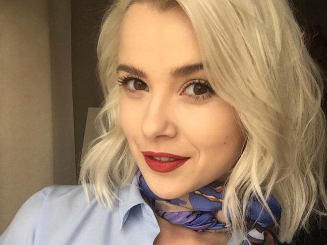 Міка Ньютон на золотому глобусі