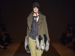 UFW: показ Julia AYSINA