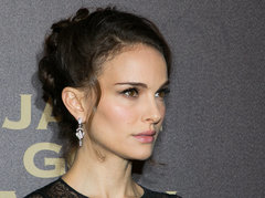 Натали Портман на премьере фильма "Джейн берет ружье"