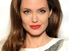 Анджелина Джоли