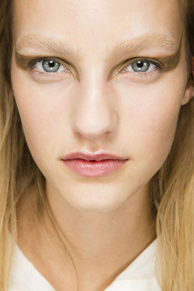 Коричневые тени