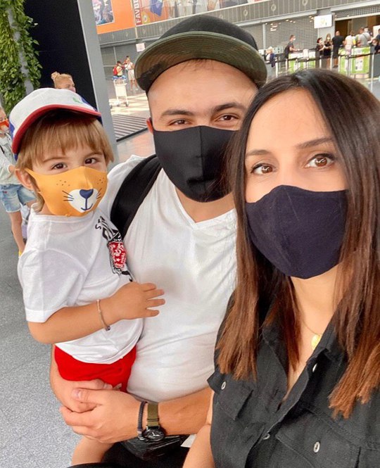 Джамала отправилась в отпуск с семьей