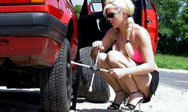 Осторожно! За рулем женщины!