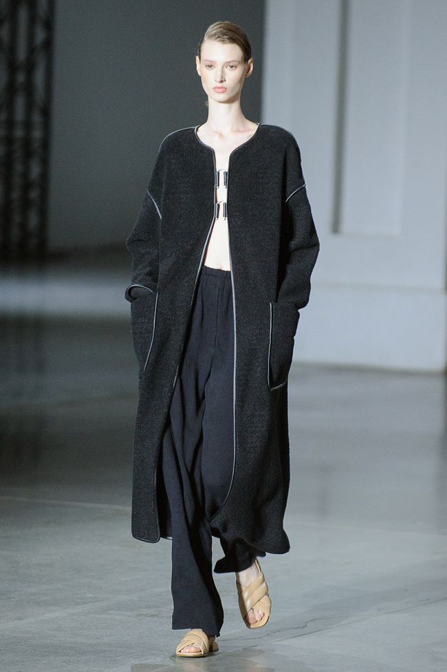 Показ VOROZHBYT & ZEMSKOVA на Ukrainian Fashion Week noseason sept 2021