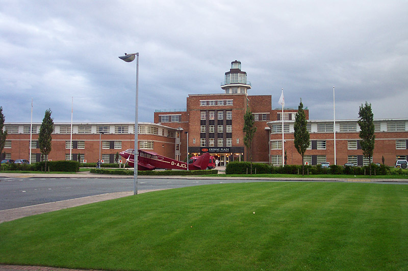 По стопам The Beatles: Аэропорт Джона Леннона