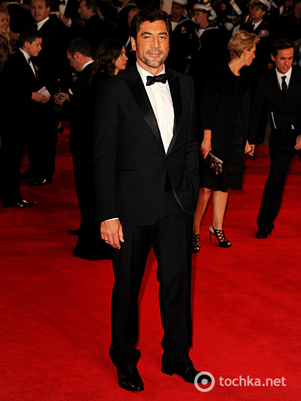 Наряди гостей на прем'єрі Бонда