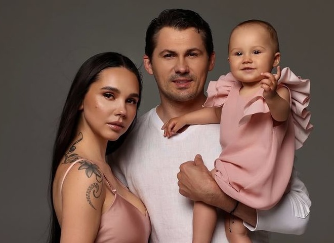 Татарінцева та Кот святкують перший день народження доньки — зворушливе відео