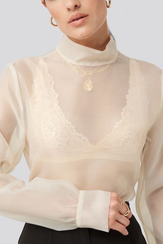 16 прозрачных блузок, которыми можно разбавить базовый гардероб
