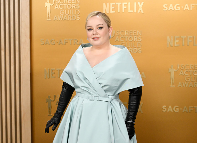 Даша Астаф'єва виставила дитяче фото з відпочинку на морі