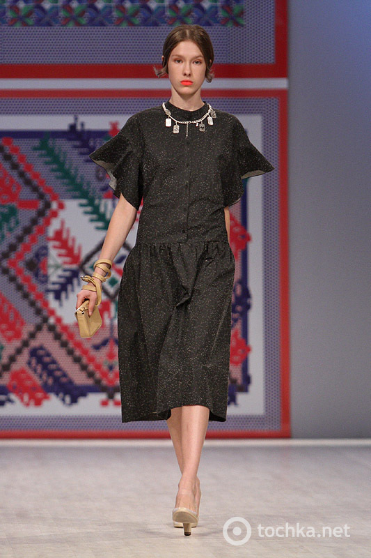 Показ POUSTOVIT 